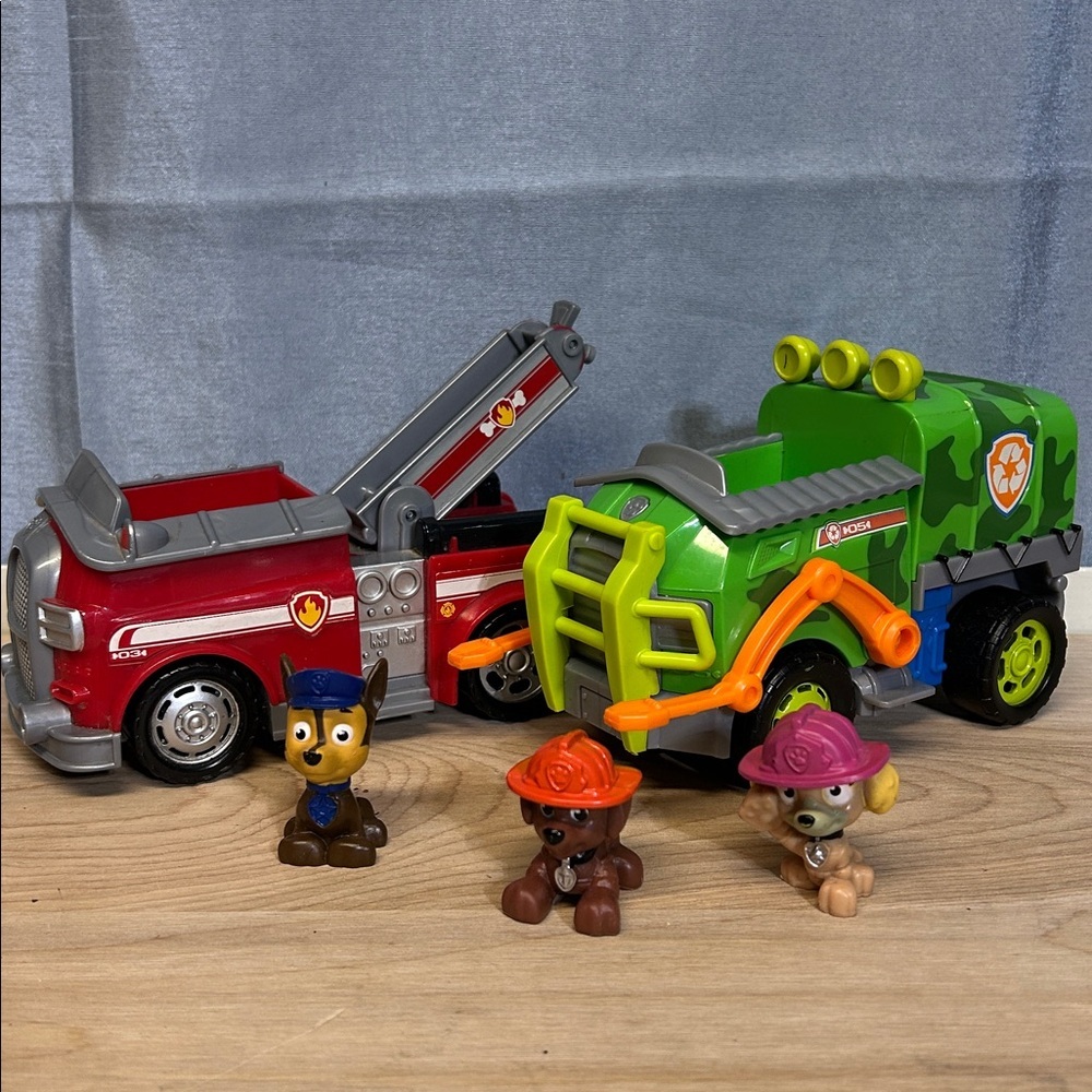 Paw Patrol Fire Truck and recycling truck with 3 Figures Set